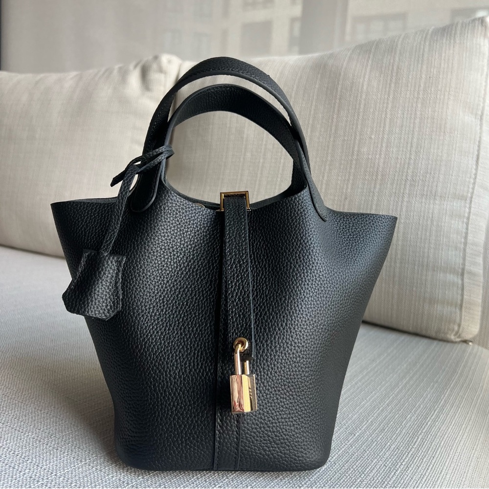 Elegant Black Leather Handbag